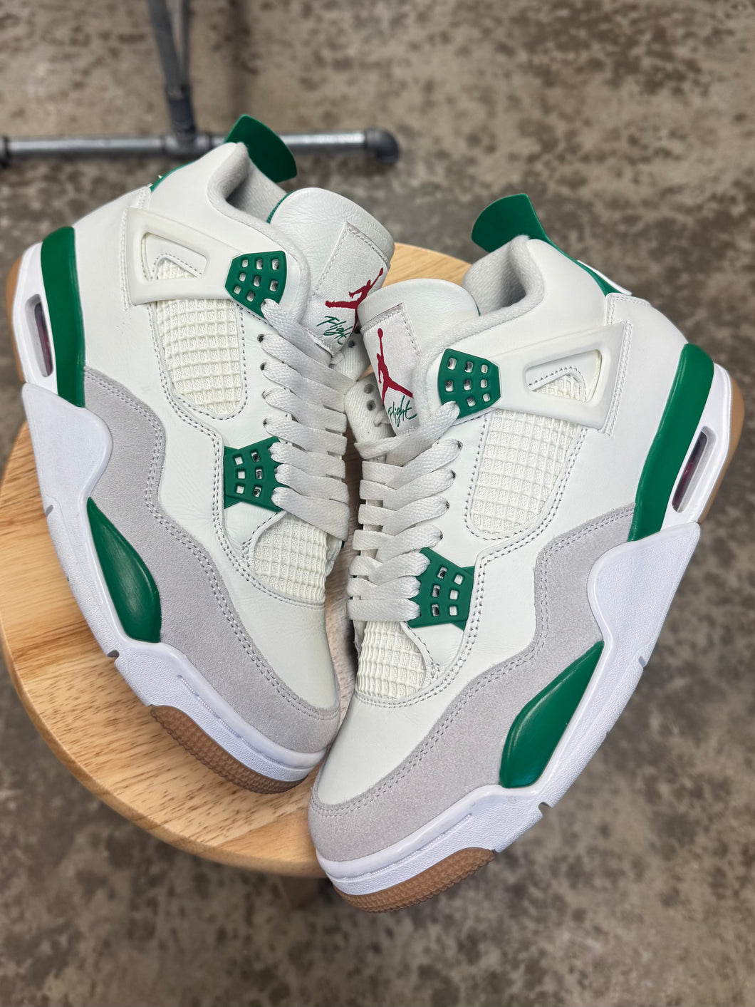 Jordan 4 SB Pine Green (7M/8.5W)