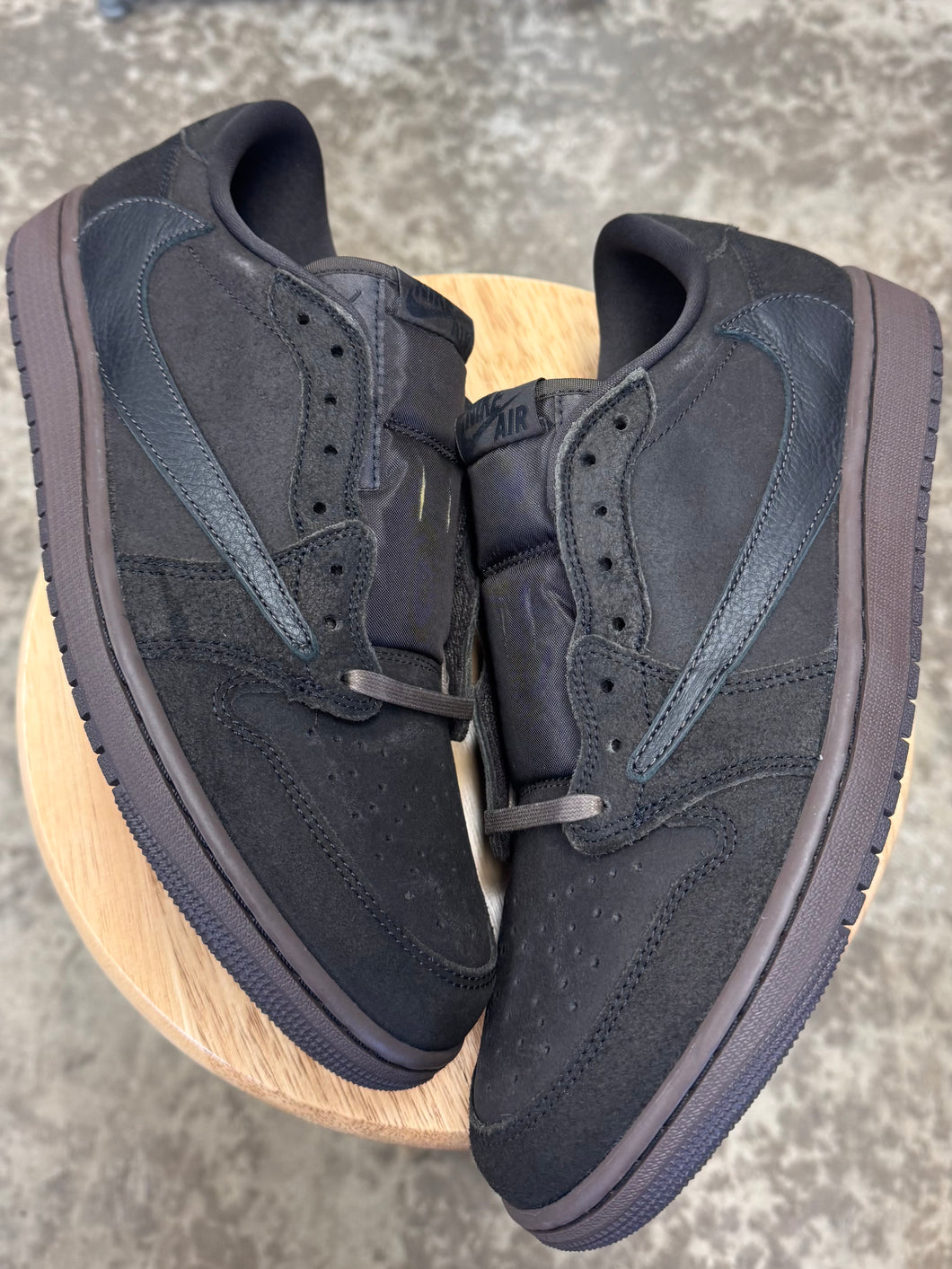 (DS) Travis Scott Jordan 1 Low Brown Velvet (13)