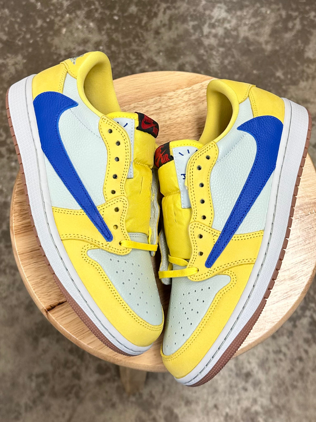 (DS) Jordan 1 Low Travis Scott Canary (9M/10.5W)