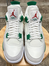 Load image into Gallery viewer, Jordan 4 SB Pine Green (11)
