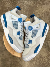 Load image into Gallery viewer, Jordan 4 Military Blue (9.5)
