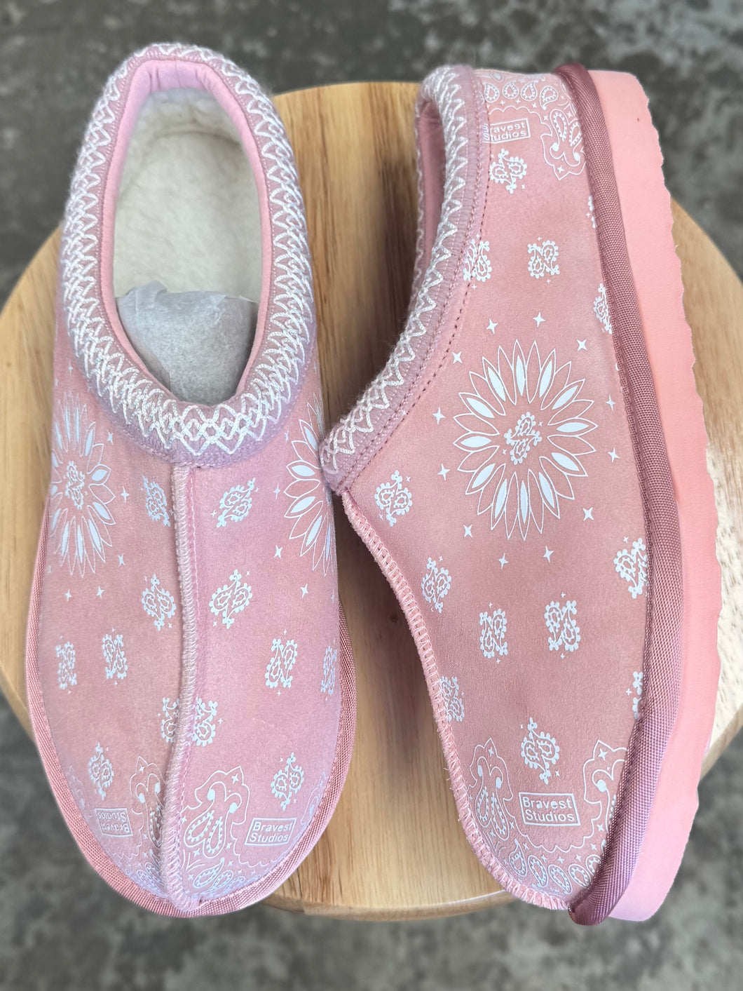 (DS) Bravest Studios Pink Paisley Slipper (8M/9.5W)